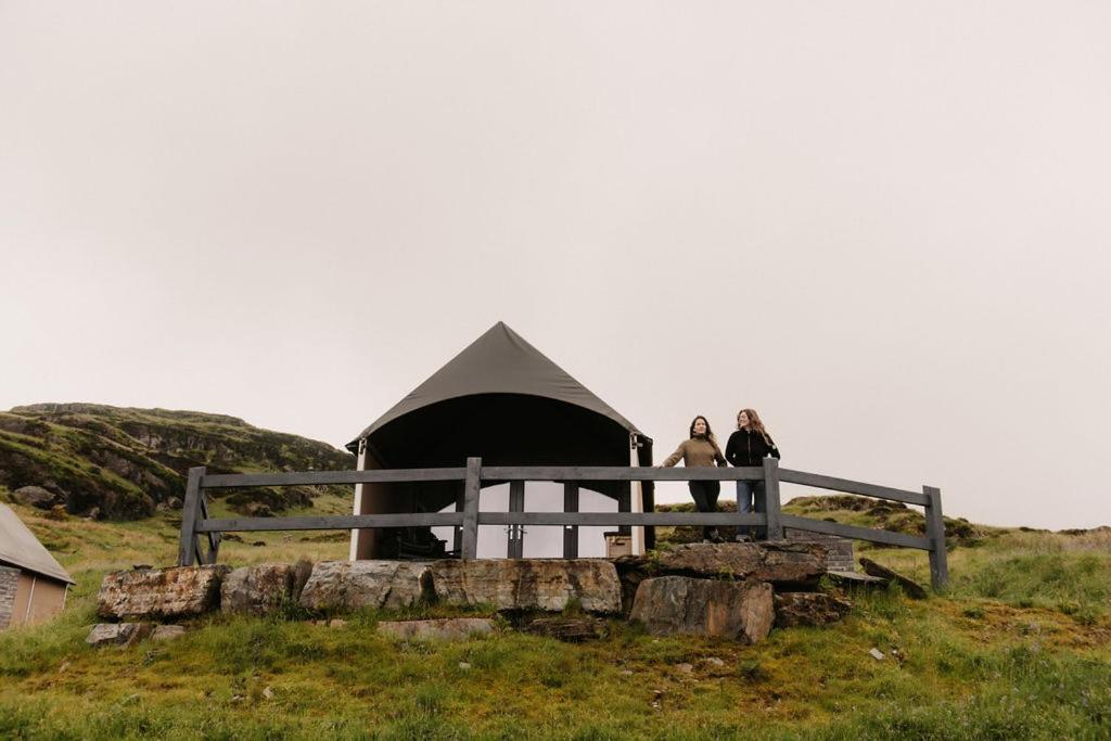 ホテル Llechwedd Glamping ブライナイ・フェスティニオグ エクステリア 写真